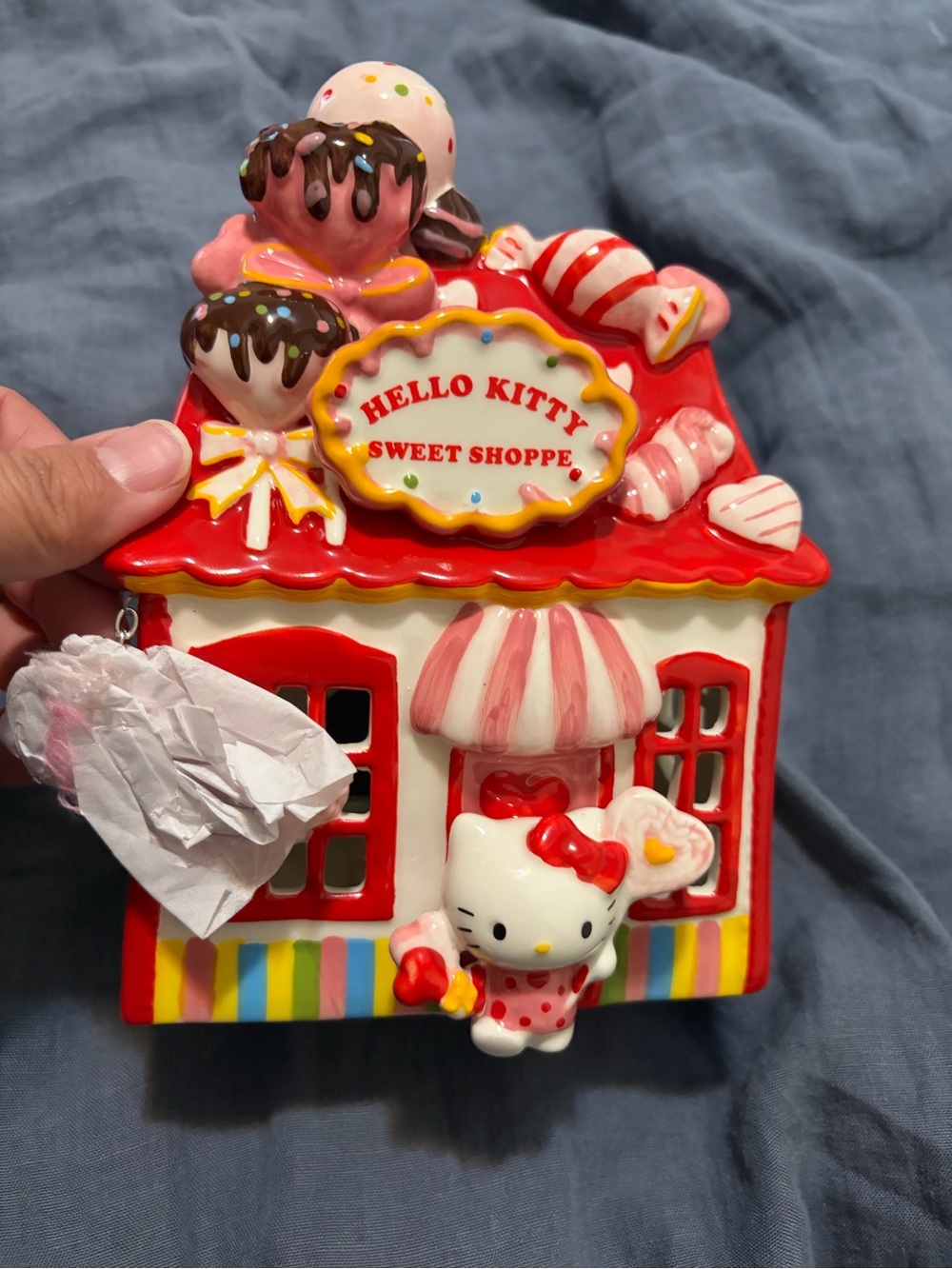 Hello Kitty Red Sweet Shoppe candle light ceramic